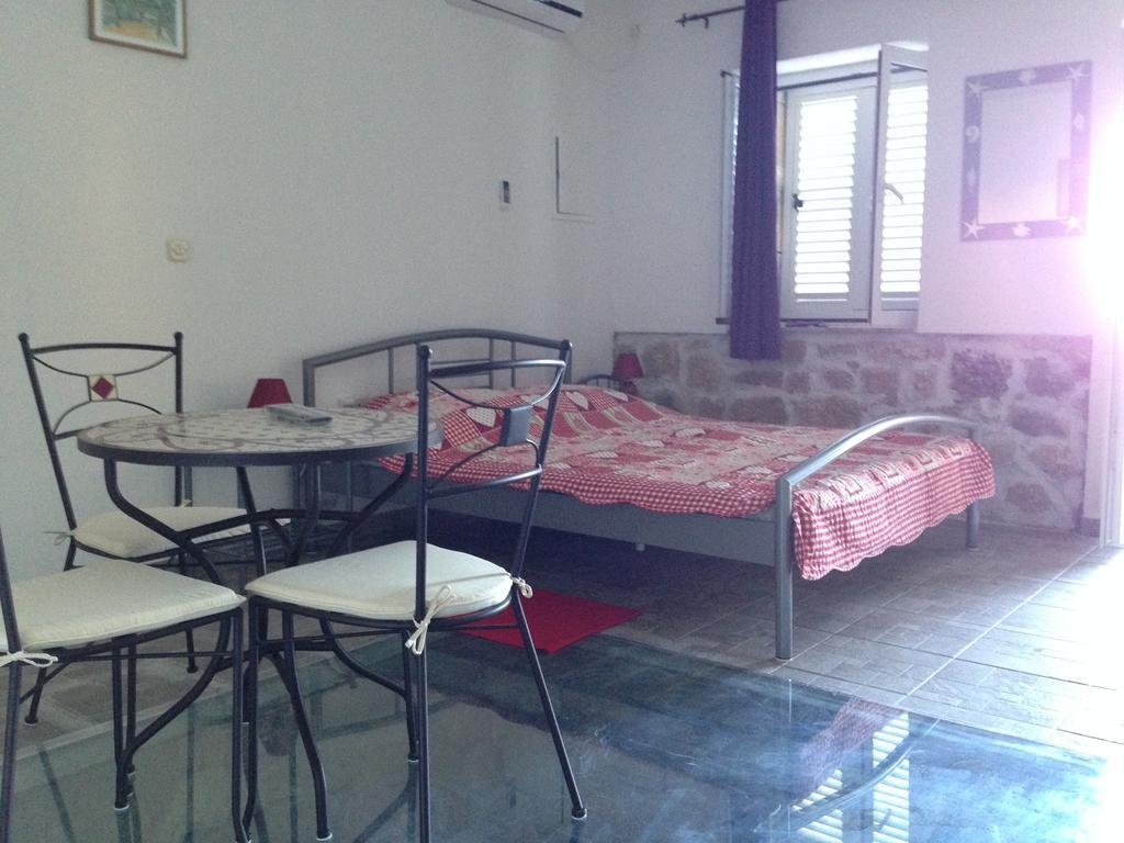 Apartments Acalinovic วิส ห้อง รูปภาพ