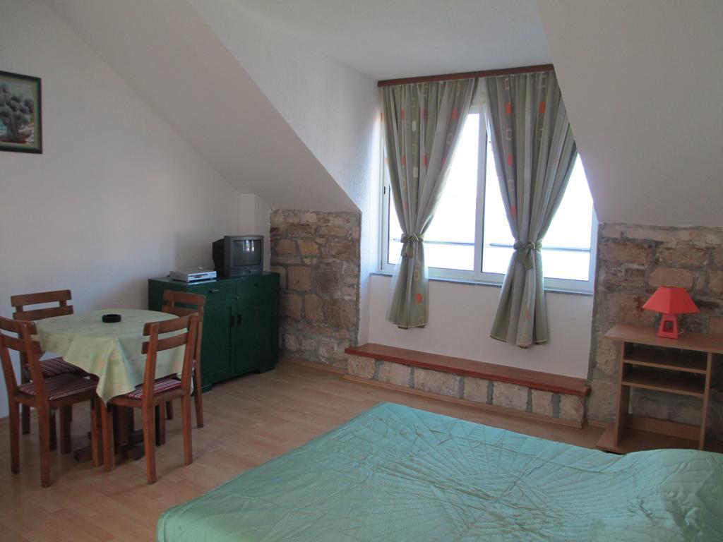 Apartments Acalinovic วิส ห้อง รูปภาพ
