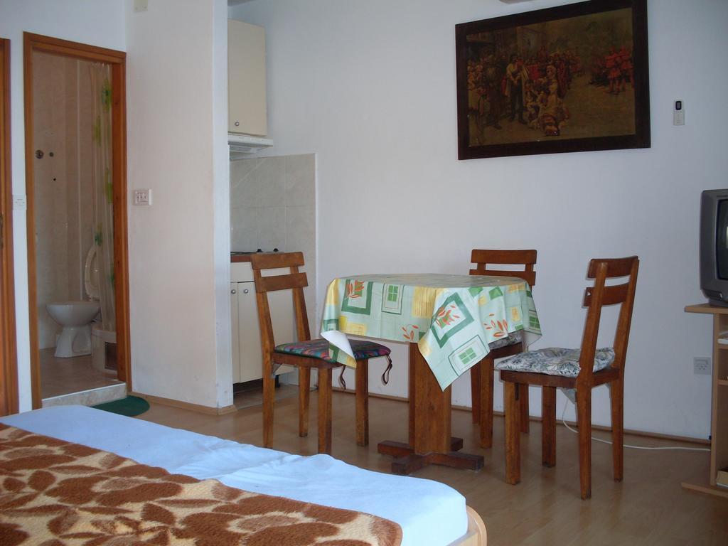 Apartments Acalinovic วิส ห้อง รูปภาพ
